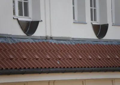 Fensteranschl&uuml;sse mit Kupferfensterb&auml;nken, Maueranschl&uuml;ssen und neuer Ziegeldeckung