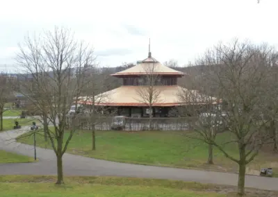 Fernansicht des Pagodendaches, Parkrestaurant Rheinaue in Bonn